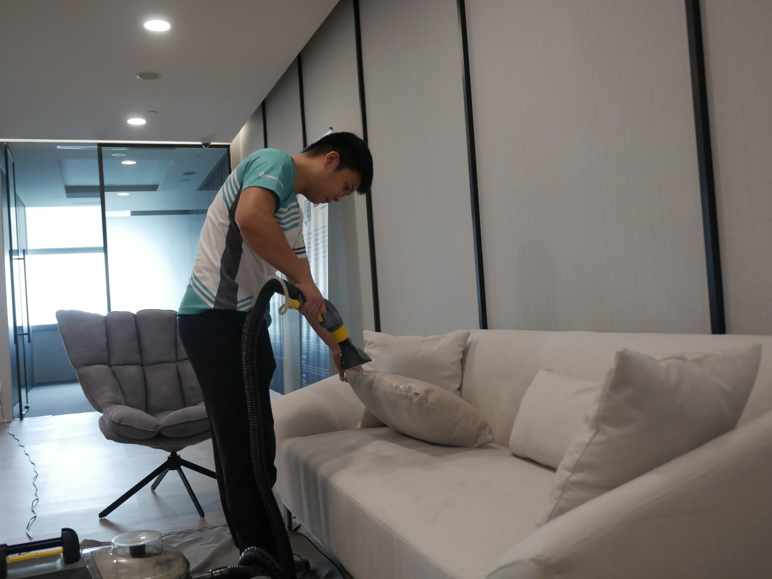 Sofa Deep Cleaning Singapore living room upholstery cleaning